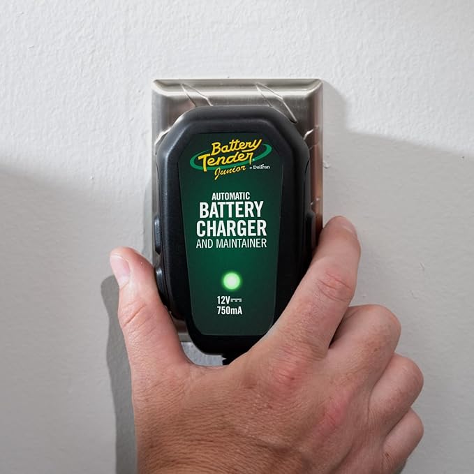 Battery Tender Junior 12V, 750mA Charger and Maintainer: Automatic 12V