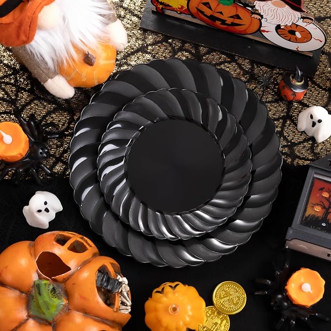 U-QE 60 Pcs Black Plastic Plates for Party โ Scalloped Plastic Plates Heavy D...