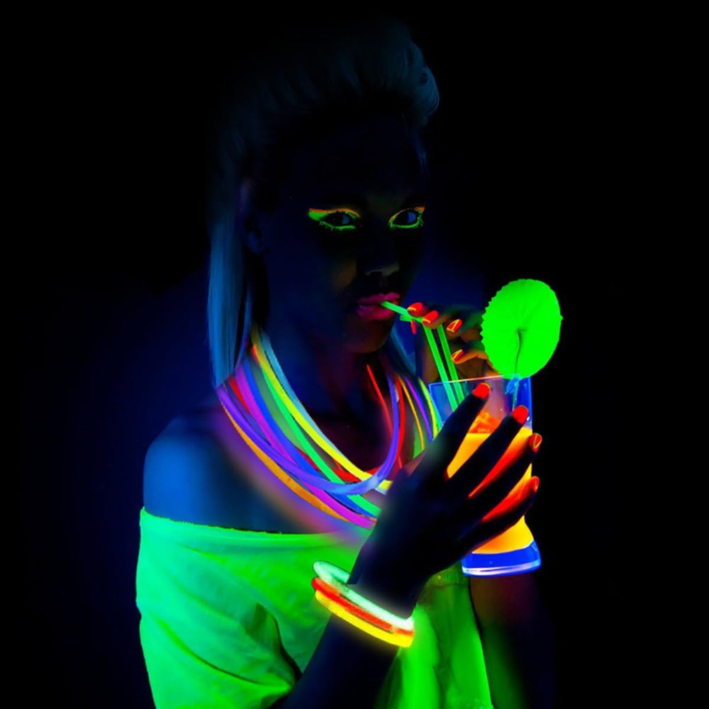 820 pcs Glow Sticks Bulk, Glow in The Dark Party Supplies, Festival Accessori...